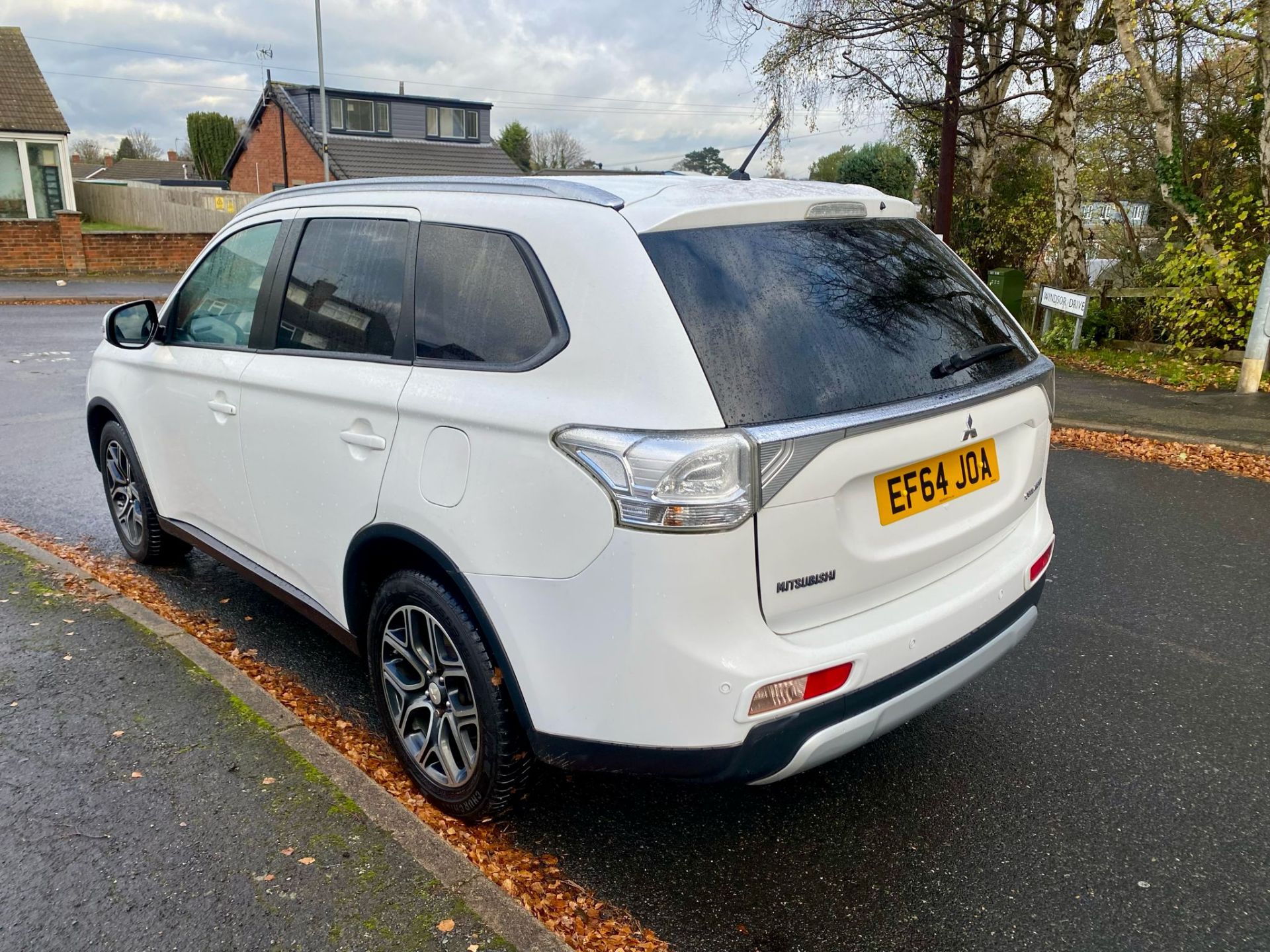 2015 MITSUBISHI OUTLANDER GX3 DI-D AUTO SUV BRILLIANT WHITE *AROUND 76K MILES* FULL LEATHER* - Image 3 of 19