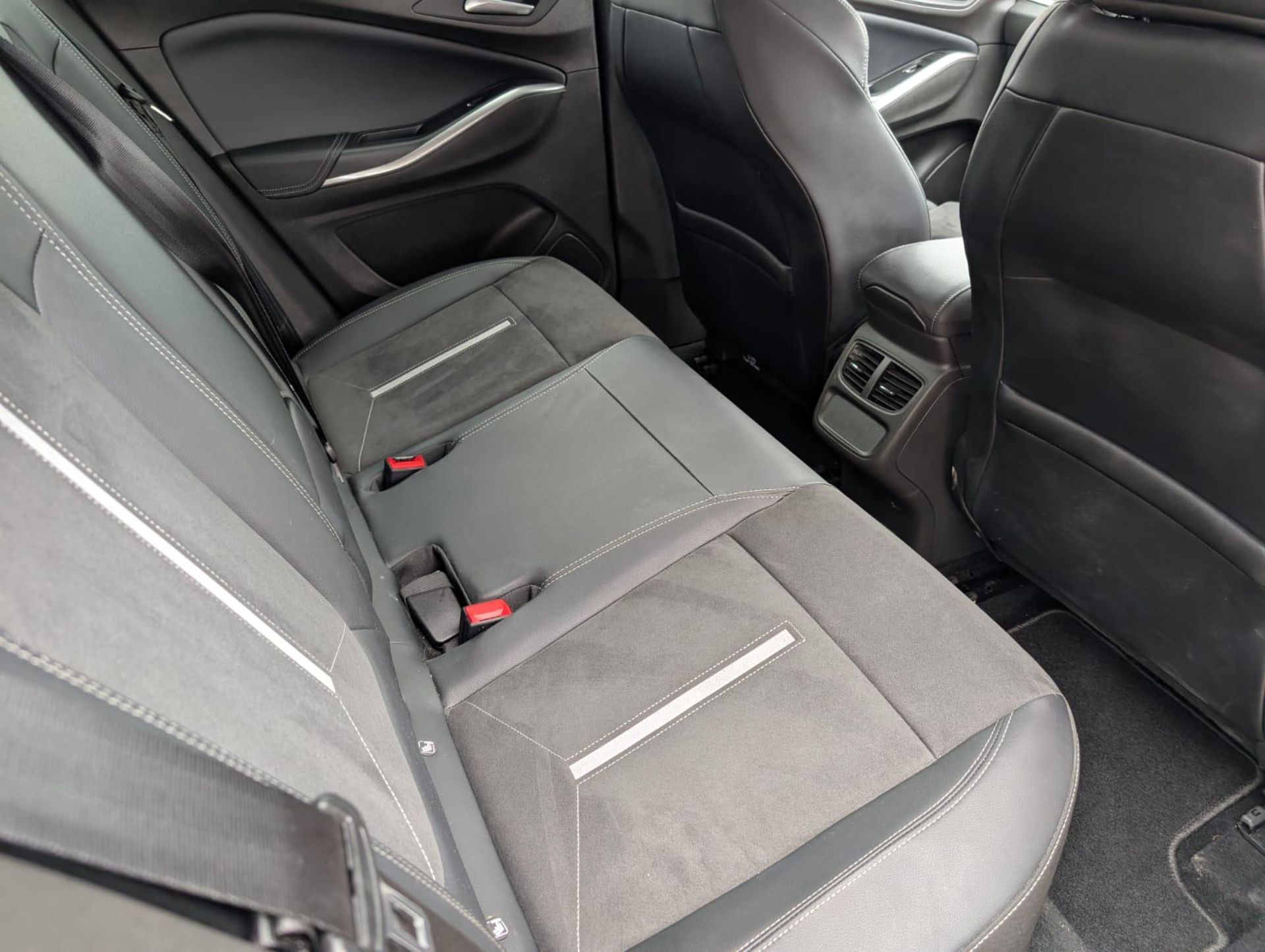 2023 23 VAUXHALL GRANDLAND GSE PHEV AWD AUTO SUV - 12K MILES - ADAPTIVE CRUISE CONTROL - NO VAT - Image 38 of 40