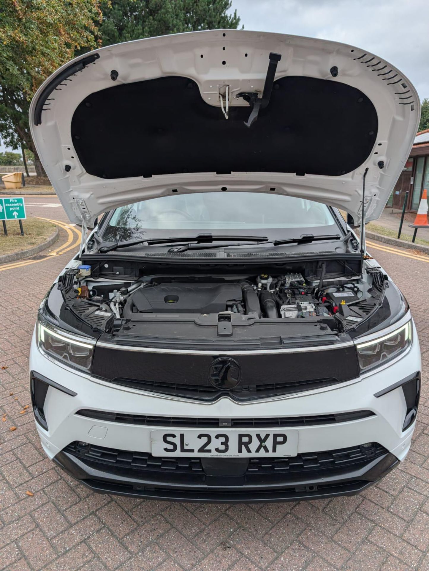 2023 23 VAUXHALL GRANDLAND GSE PHEV AWD AUTO SUV - 12K MILES - ADAPTIVE CRUISE CONTROL - NO VAT - Image 15 of 40
