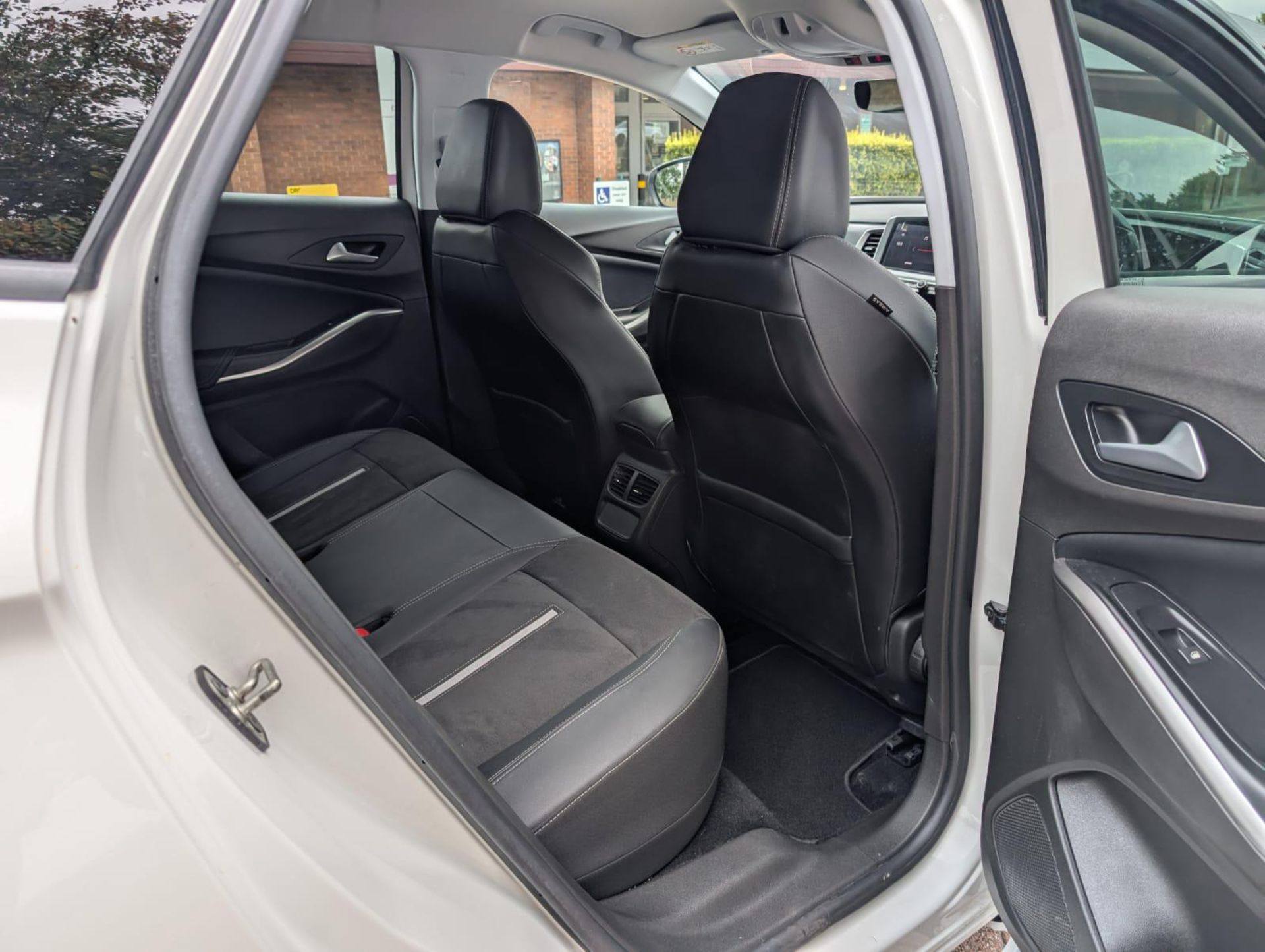 2023 23 VAUXHALL GRANDLAND GSE PHEV AWD AUTO SUV - 12K MILES - ADAPTIVE CRUISE CONTROL - NO VAT - Image 23 of 40