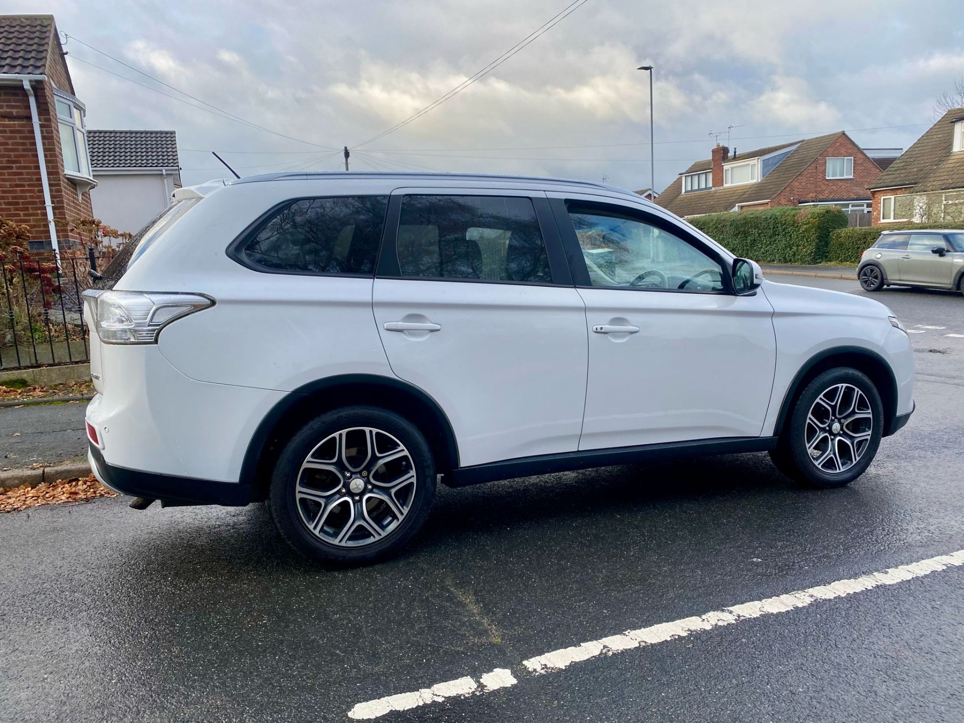 2015 MITSUBISHI OUTLANDER GX3 DI-D AUTO SUV BRILLIANT WHITE *AROUND 76K MILES* FULL LEATHER* - Image 6 of 19