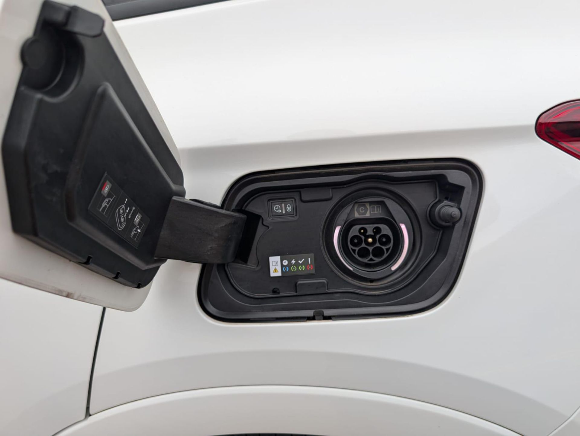 2023 23 VAUXHALL GRANDLAND GSE PHEV AWD AUTO SUV - 12K MILES - ADAPTIVE CRUISE CONTROL - NO VAT - Image 14 of 40