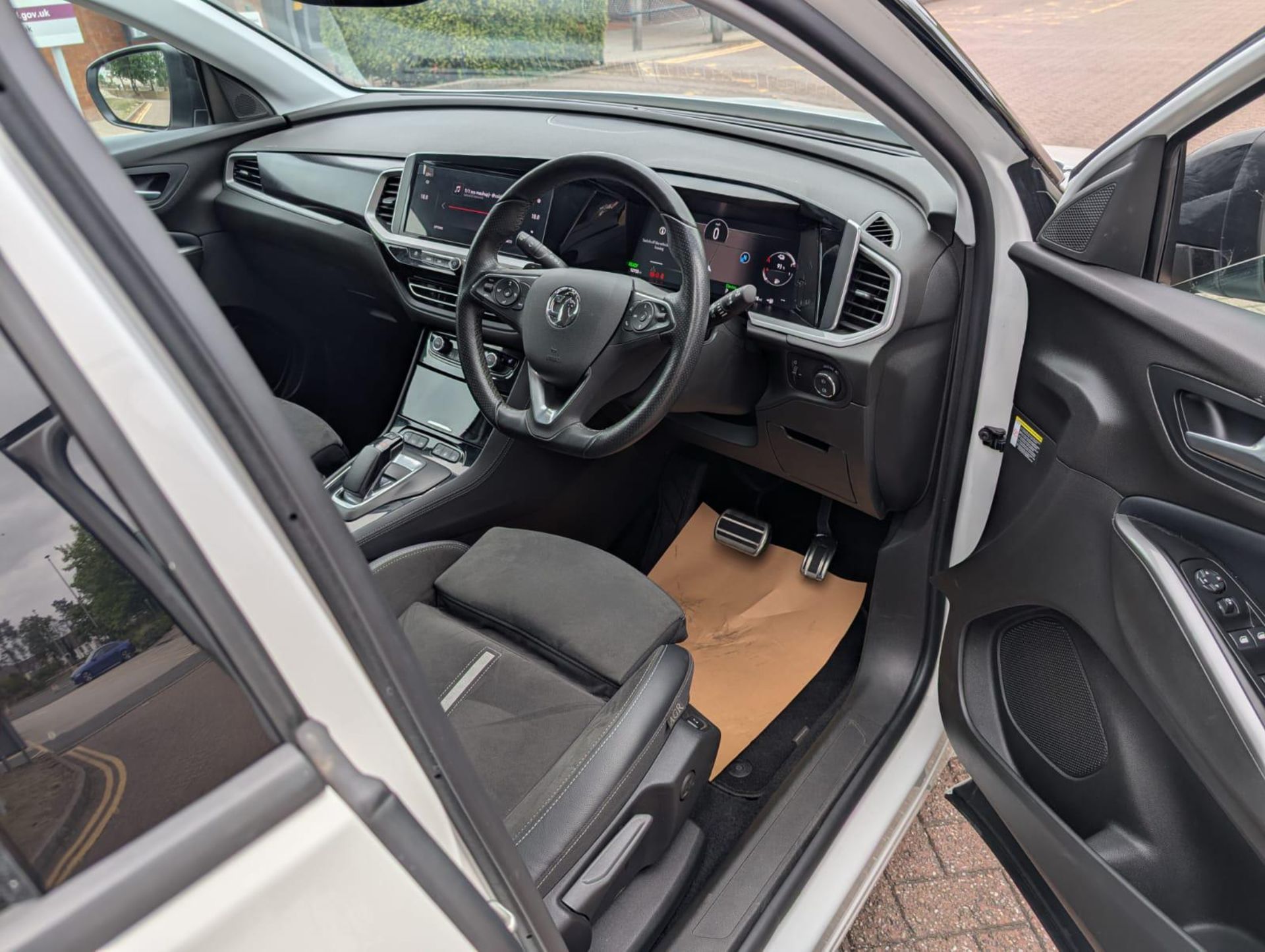 2023 23 VAUXHALL GRANDLAND GSE PHEV AWD AUTO SUV - 12K MILES - ADAPTIVE CRUISE CONTROL - NO VAT - Image 19 of 40