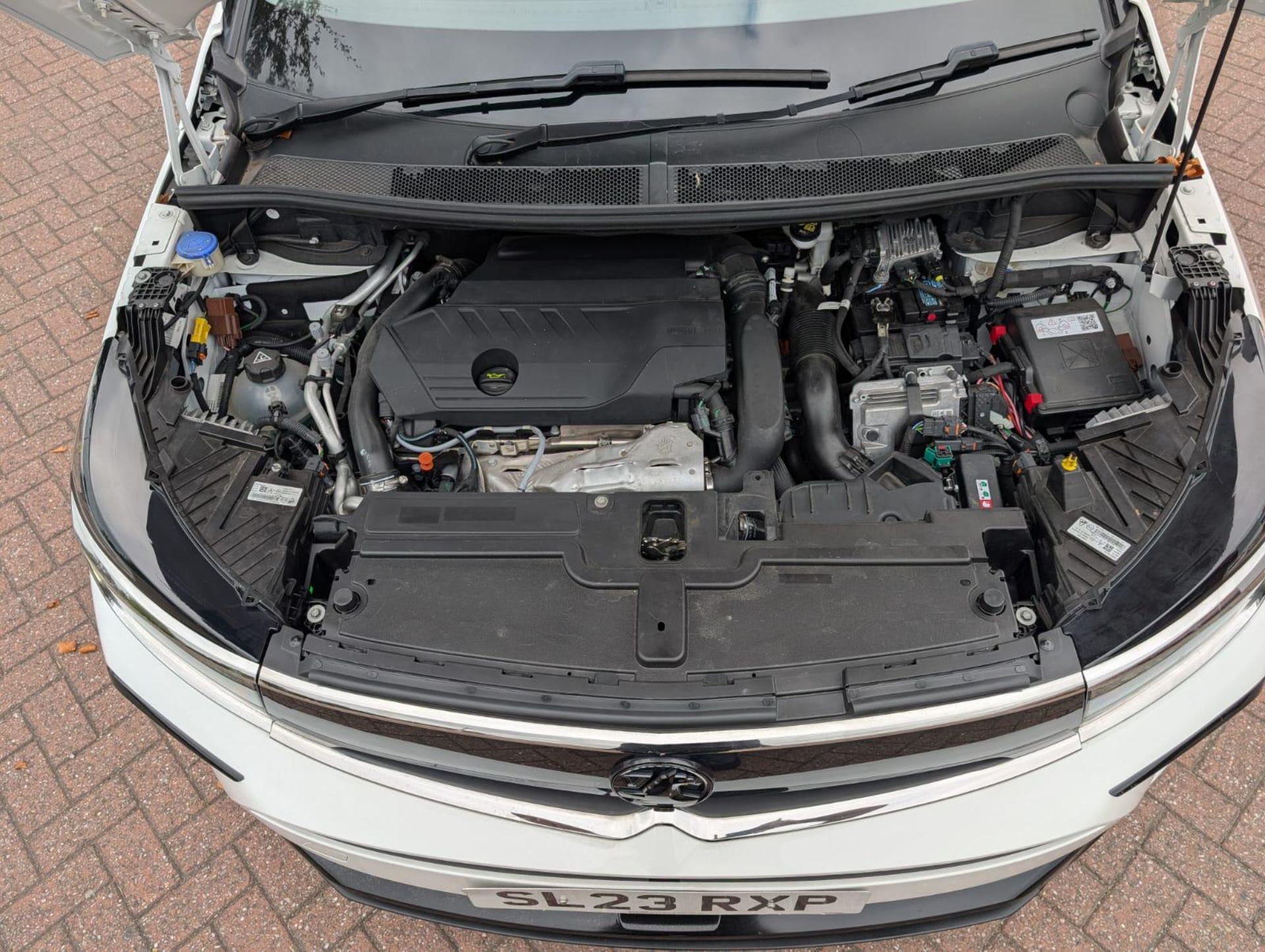 2023 23 VAUXHALL GRANDLAND GSE PHEV AWD AUTO SUV - 12K MILES - ADAPTIVE CRUISE CONTROL - NO VAT - Image 16 of 40