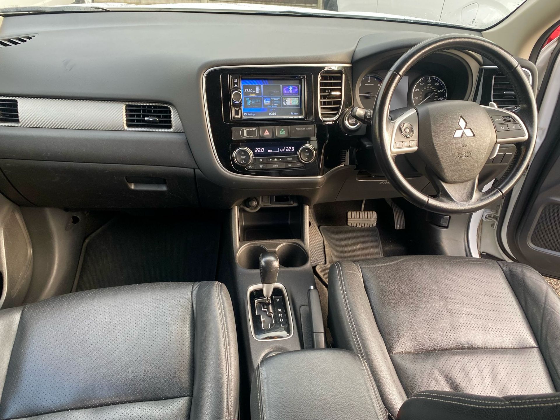 2015 MITSUBISHI OUTLANDER GX3 DI-D AUTO SUV BRILLIANT WHITE *AROUND 76K MILES* FULL LEATHER* - Image 10 of 19