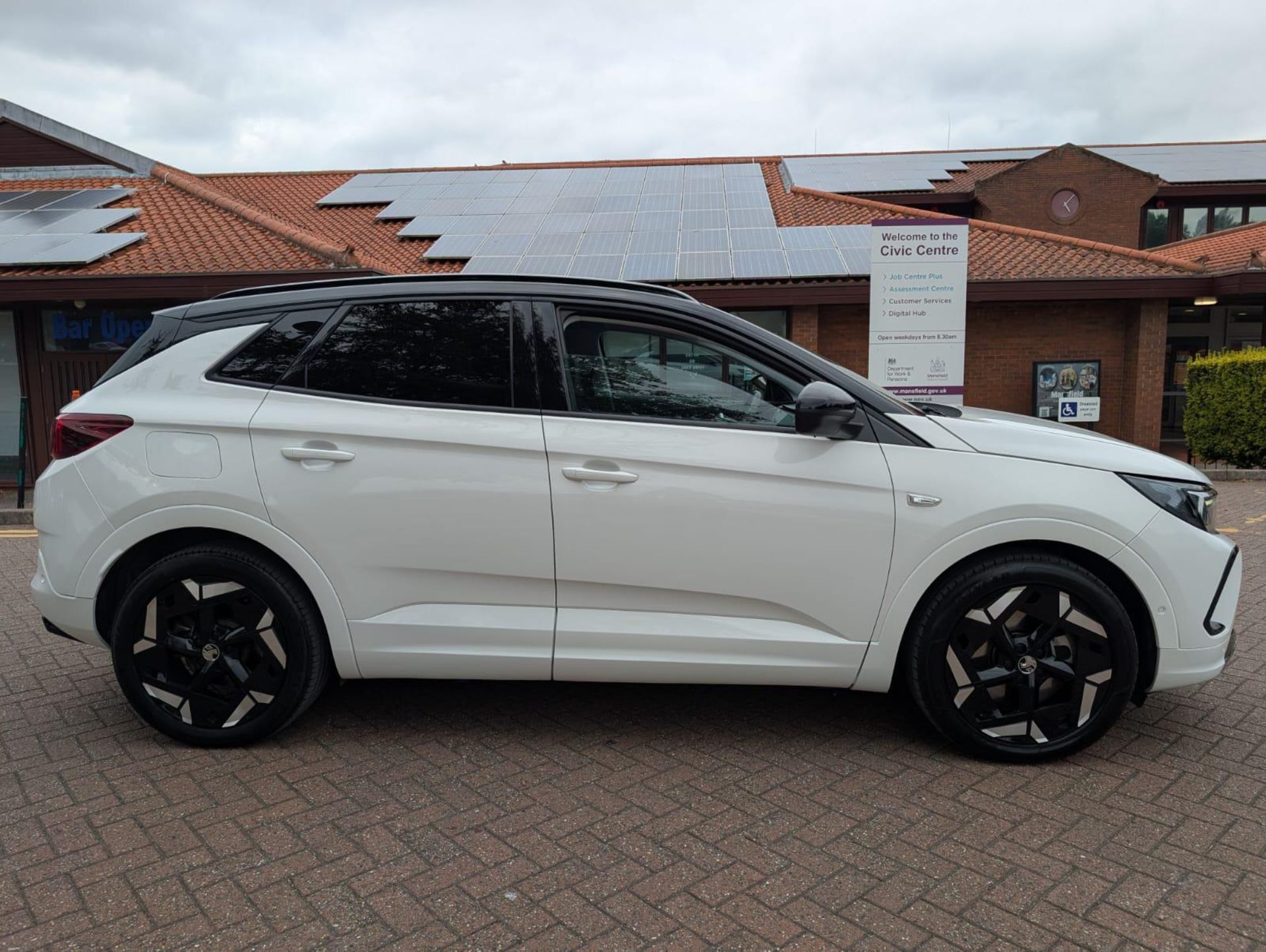 2023 23 VAUXHALL GRANDLAND GSE PHEV AWD AUTO SUV - 12K MILES - ADAPTIVE CRUISE CONTROL - NO VAT - Image 4 of 40