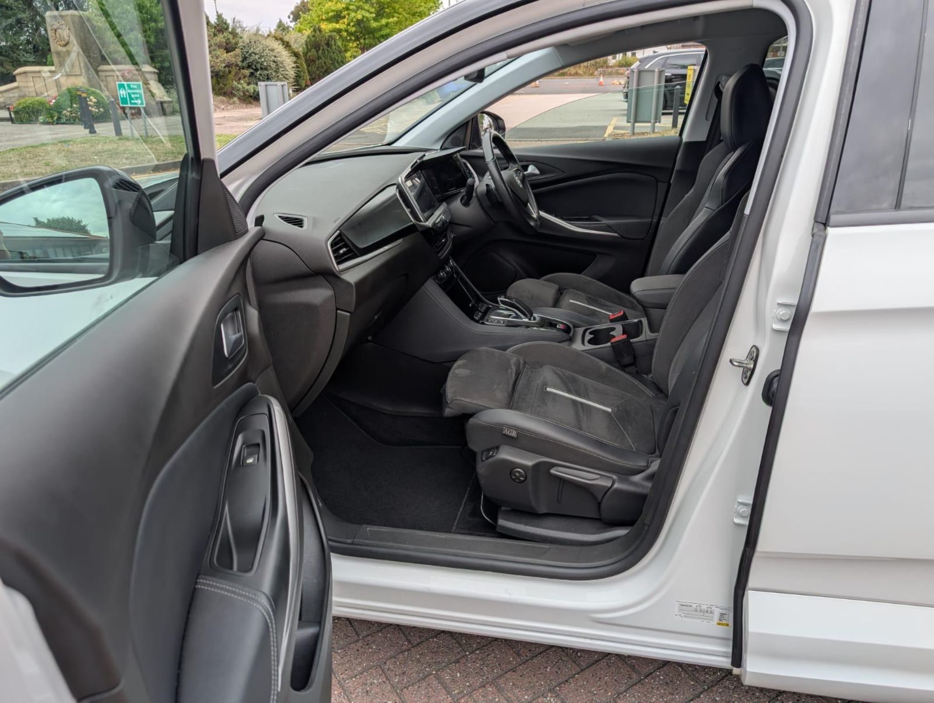 2023 23 VAUXHALL GRANDLAND GSE PHEV AWD AUTO SUV - 12K MILES - ADAPTIVE CRUISE CONTROL - NO VAT - Image 17 of 40