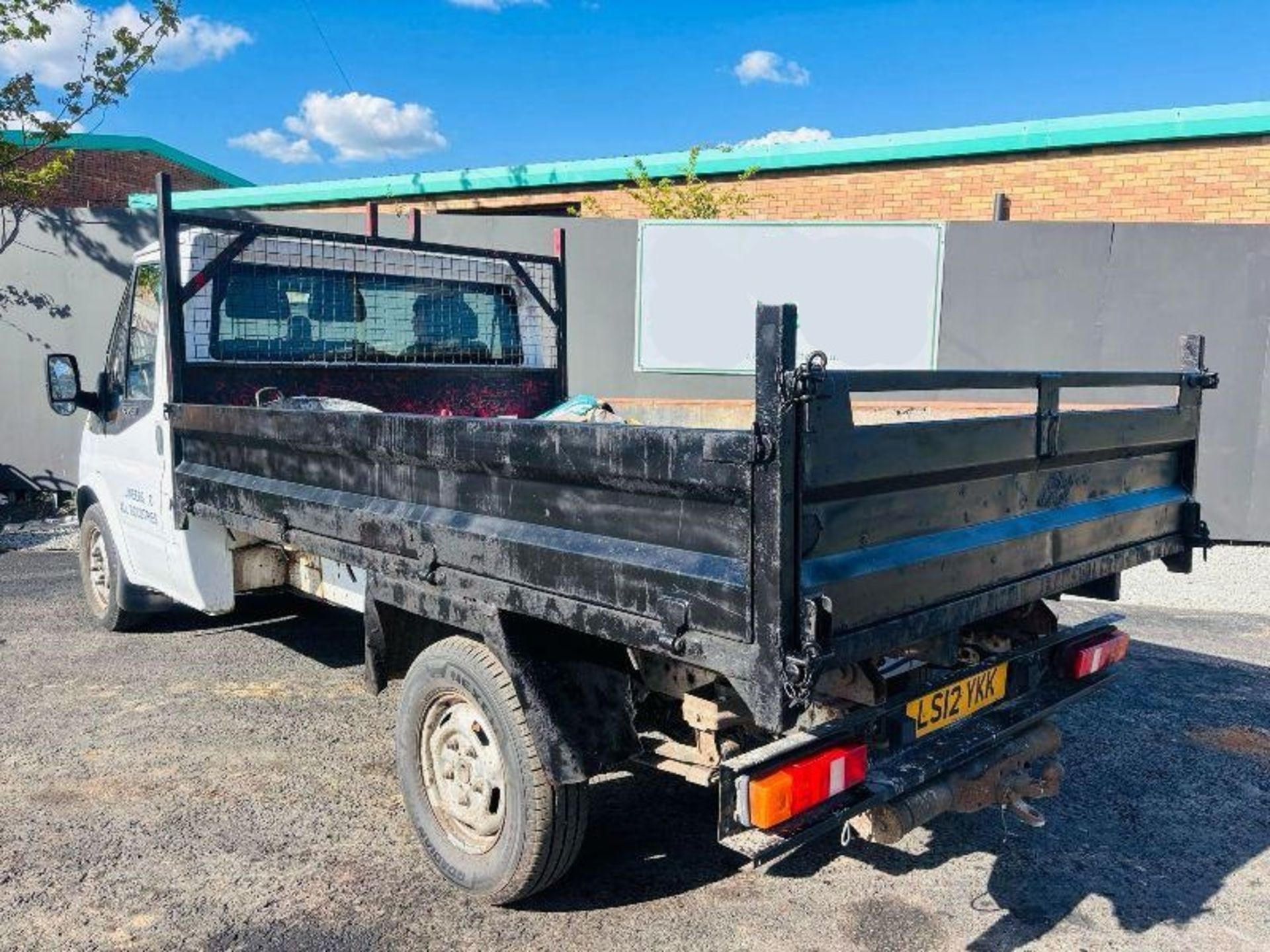 2012 FORD TRANSIT 100 T350 RWD CHASSIS CAB - 187K MILES - TIPPING BODY - Image 4 of 17