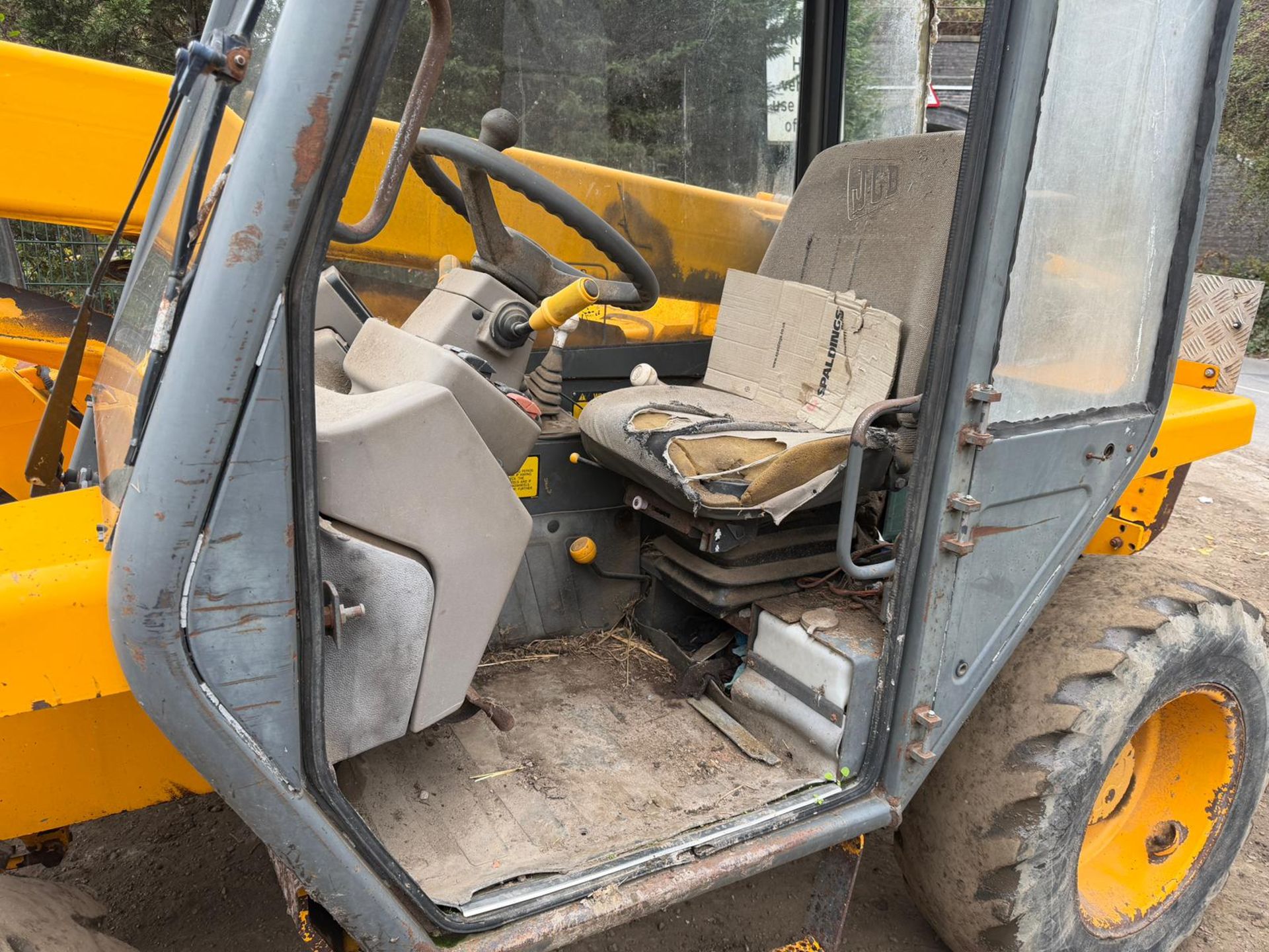 JCB 520-55 2 TON 5.5MTR 4WD TELESCOPIC TELEHANDLER - Image 8 of 14