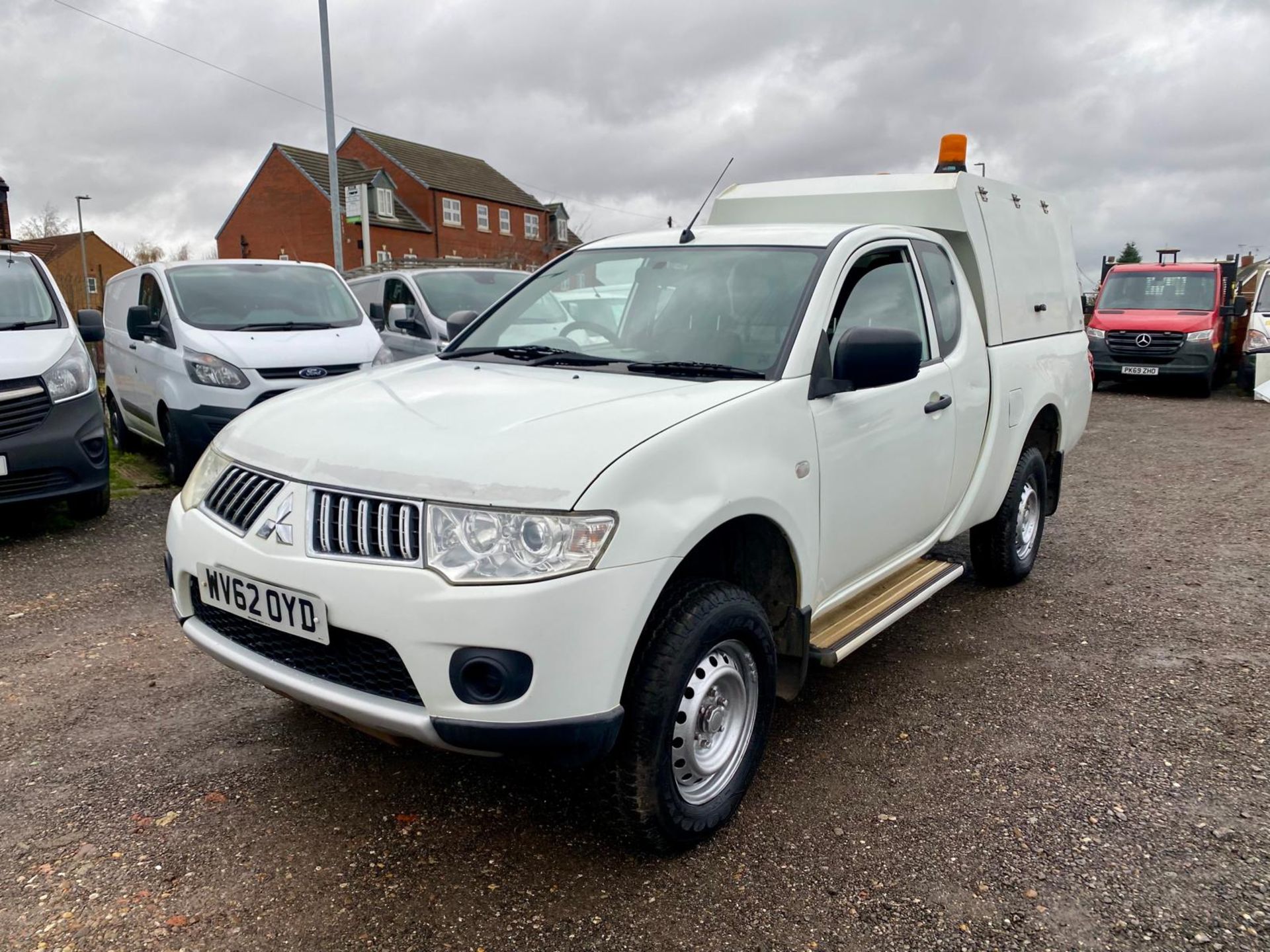 2012 62 MITSUBISHI L200 4LIFE CLUB CAB DI-D 4X4 PICK UP - 129K MILES - AIR CON - TOW BAR