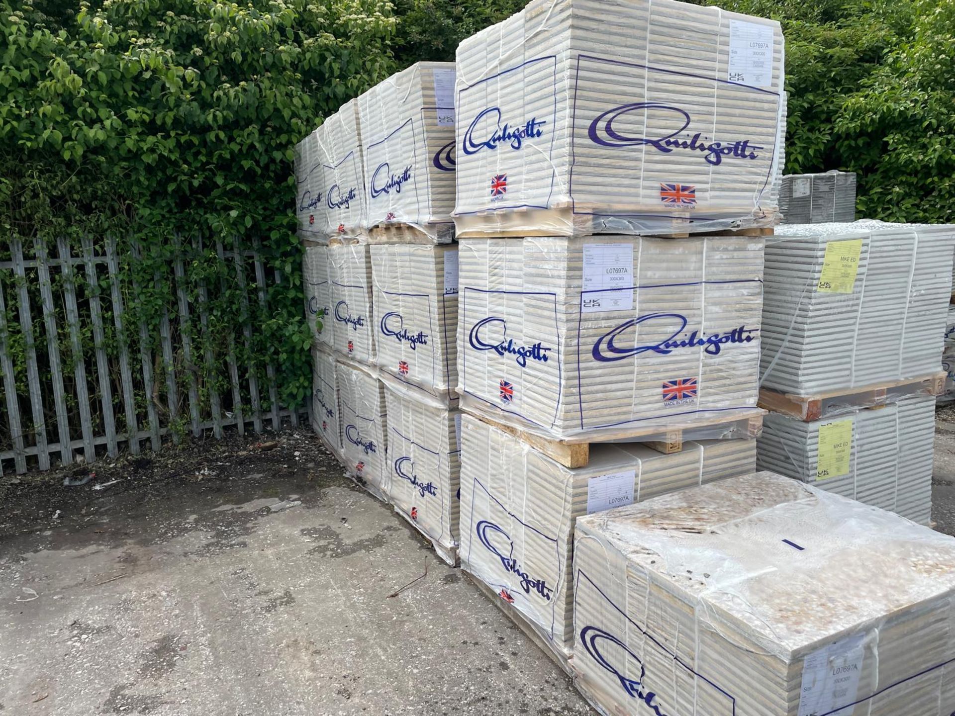 1 PALLET OF BRAND NEW FLOOR TILES - 24 SQ YRDS PER PALLET - RRP £1000 PER PALLET - Image 4 of 7