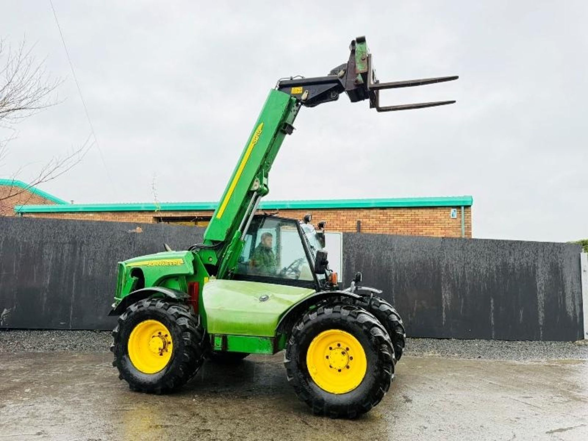 VC00003 Information from the seller: JOHN DEERE 3215 TURBO TELEHANDLER ...