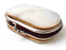 Antikes Perlmutt Portemonnaie "Norderney"