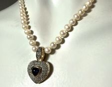 Herz-Anhänger mit Süßwasserperlenkette 585 Weißgold, Gelbgold, Diamanten