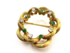 KERN Brosche 750 Gelbgold, Smaragde, Brillanten