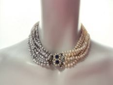 Süßwasserperlenkette Schließe 750 Weißgold, zwei blaue Farbsteine, Flussperlen