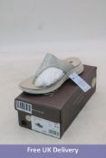 Pavers Comfortable Toe-Post Sandals, BAIZH35109, Grey, Size 3. Box damaged