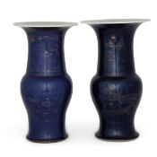DUE VASI YENYEN IN PORCELLANA SMALTATA DI BLU CON TRACCE DI DORATURA, CINA, XVIII-XIX SECOLO