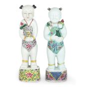 DUE FIGURE DI HE HE IN PORCELLANA FAMIGLIA ROSA, CINA, XVIII-XIX SECOLO