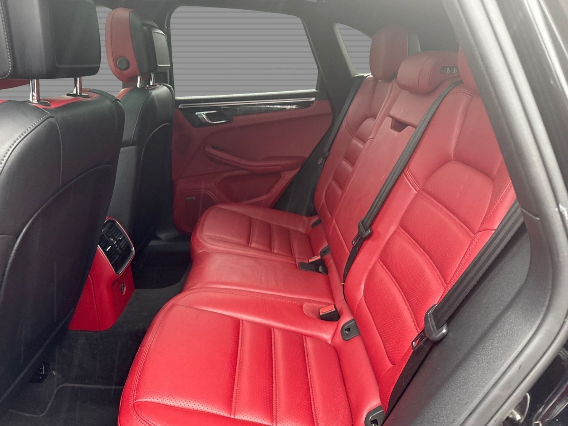 2017 Model Porsche Macan Pdk V6 S 3.0 - Auto - *Red Leather Interior* - Apple Car Play - Sun Roof - Image 12 of 25