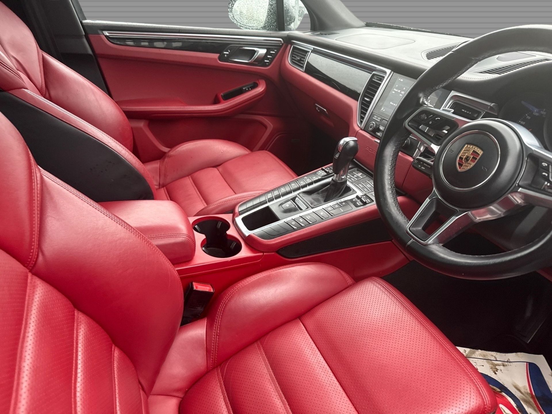 2017 Model Porsche Macan Pdk V6 S 3.0 - Auto - *Red Leather Interior* - Apple Car Play - Sun Roof - Image 10 of 25