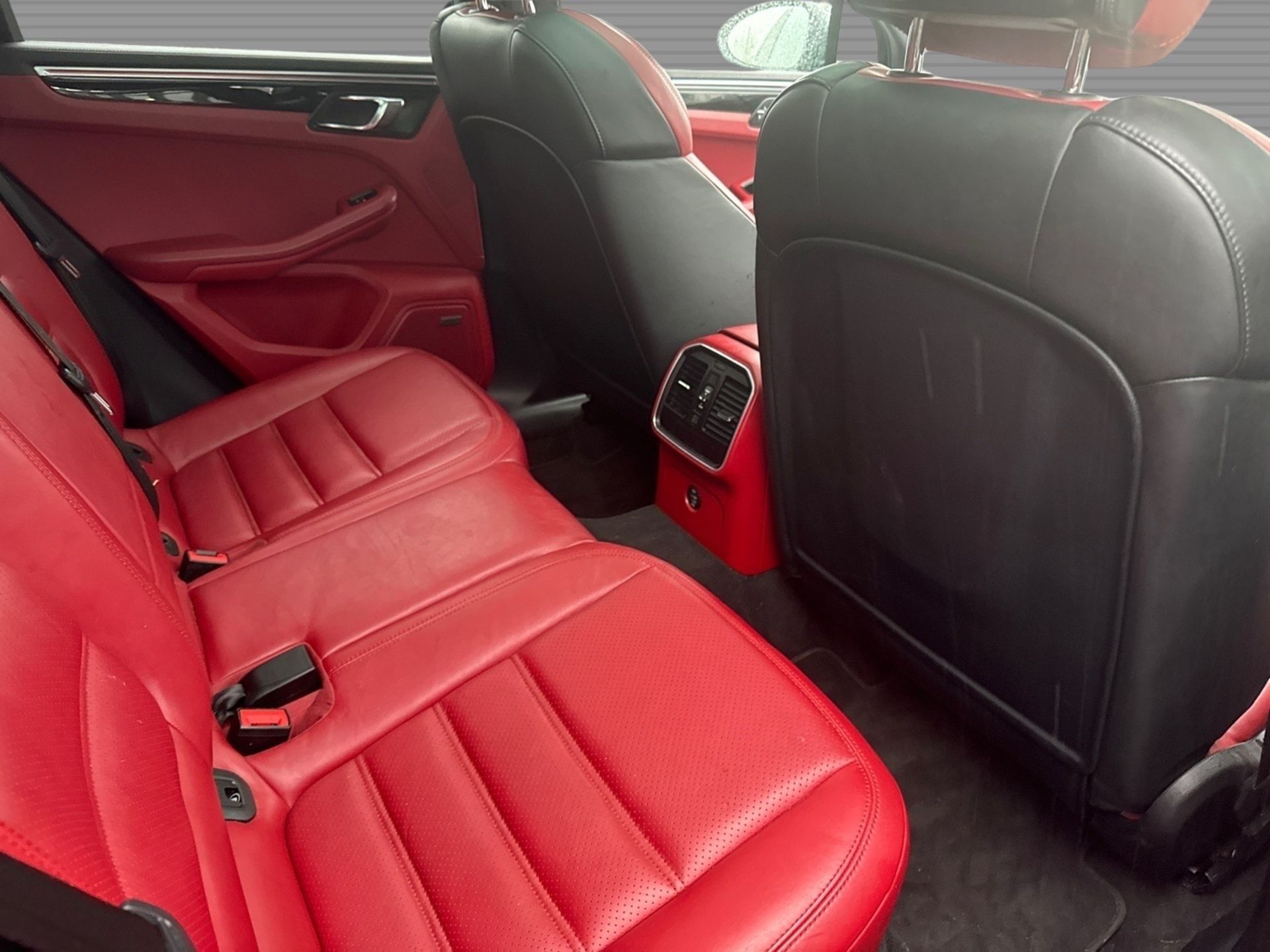 2017 Model Porsche Macan Pdk V6 S 3.0 - Auto - *Red Leather Interior* - Apple Car Play - Sun Roof - Image 11 of 25