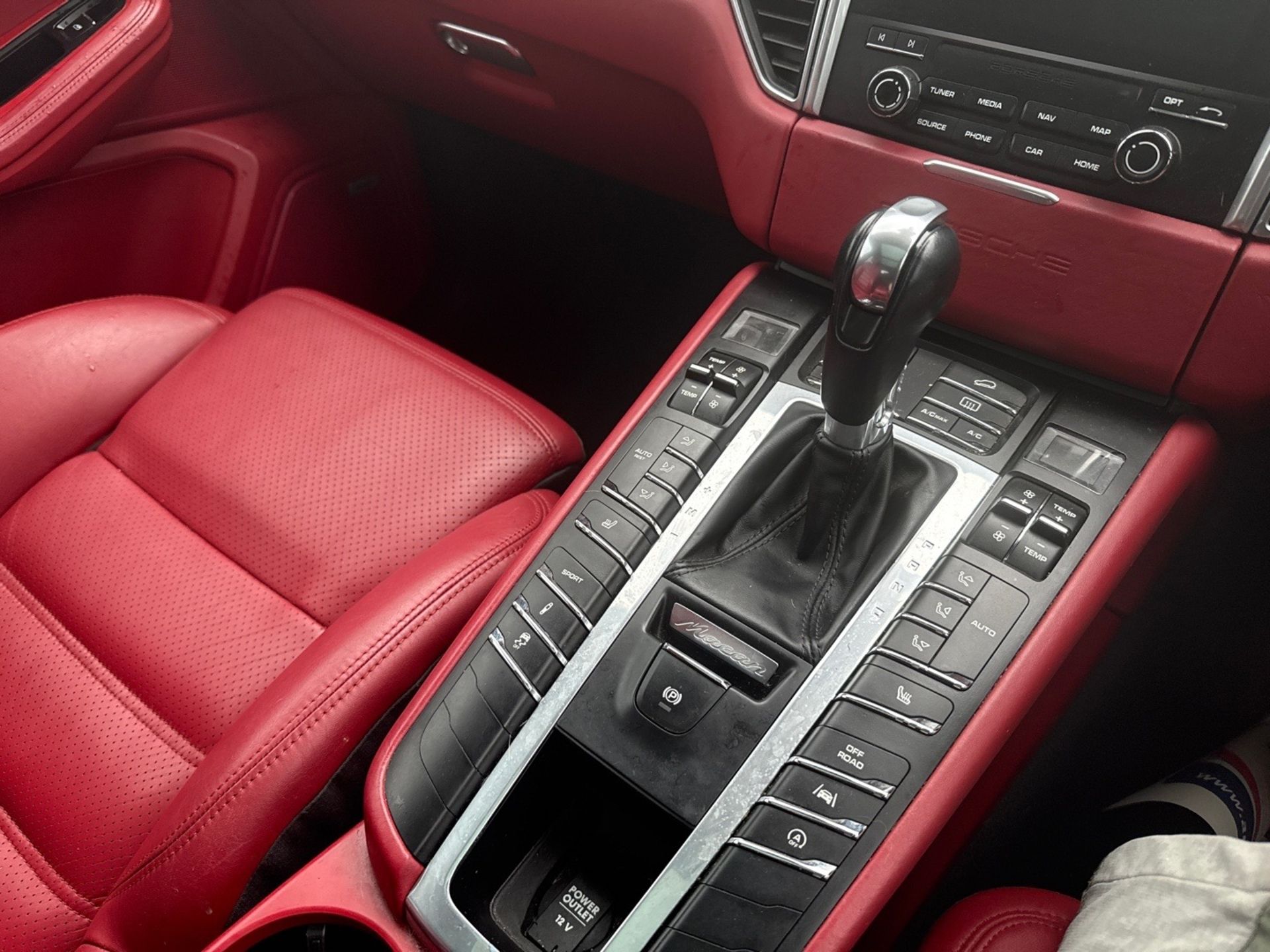 2017 Model Porsche Macan Pdk V6 S 3.0 - Auto - *Red Leather Interior* - Apple Car Play - Sun Roof - Image 21 of 25