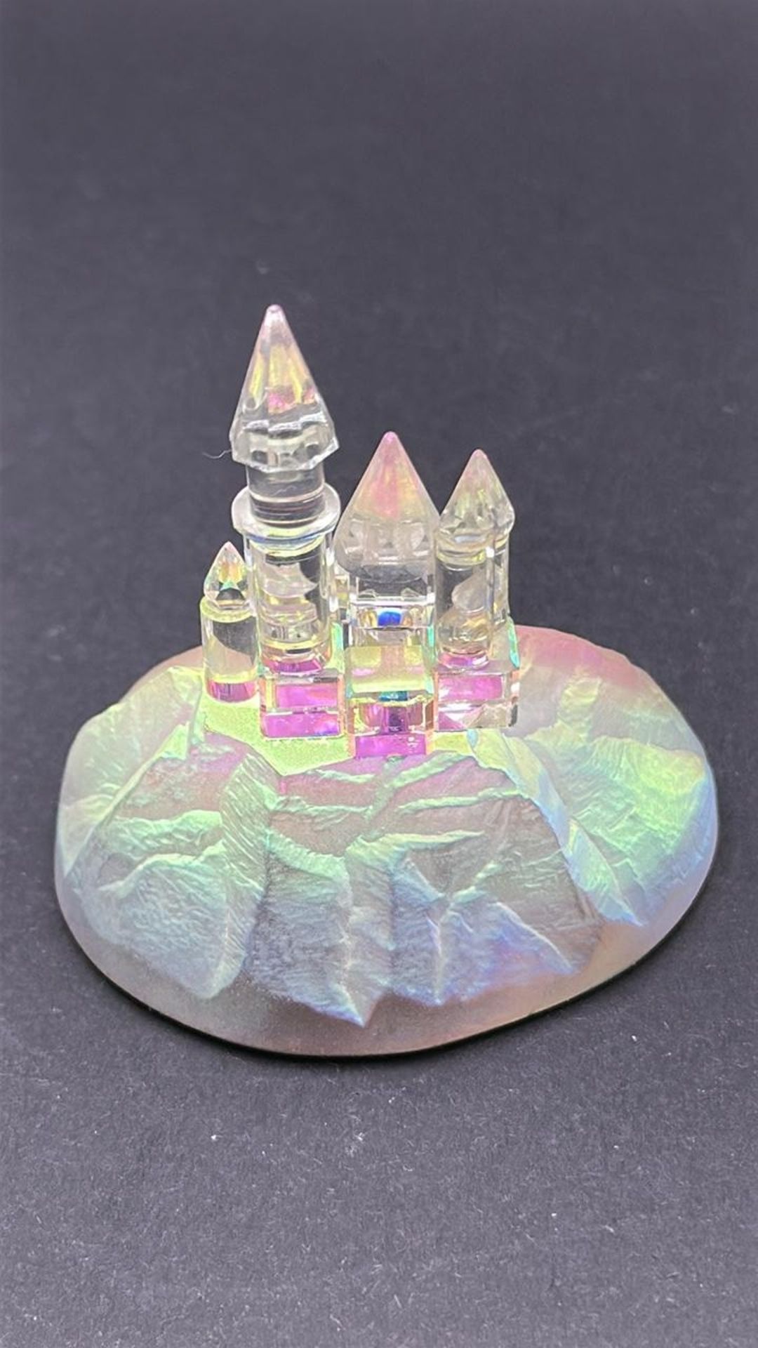 Two pieces of crystal including Castle and Windmill, tallest 6cm high / AN17 - Image 8 of 14