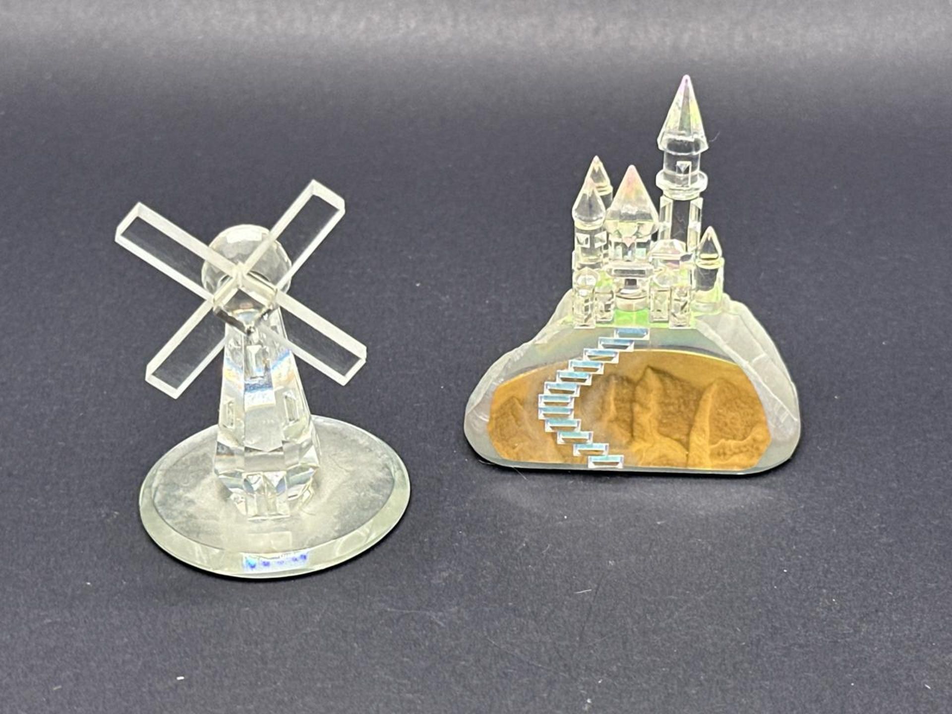 Two pieces of crystal including Castle and Windmill, tallest 6cm high / AN17 - Image 3 of 14