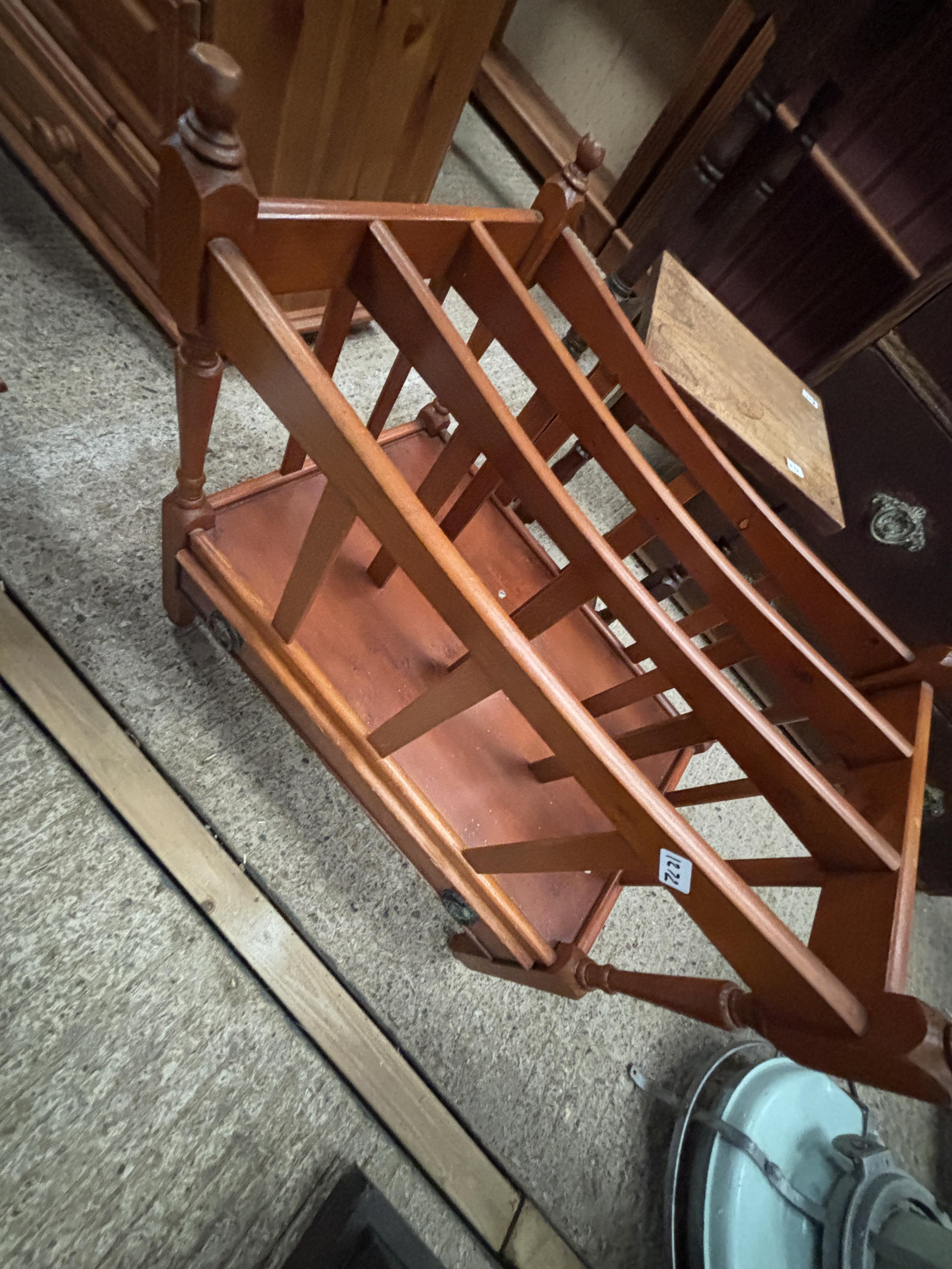 MAGAZINE RACK & STOOL