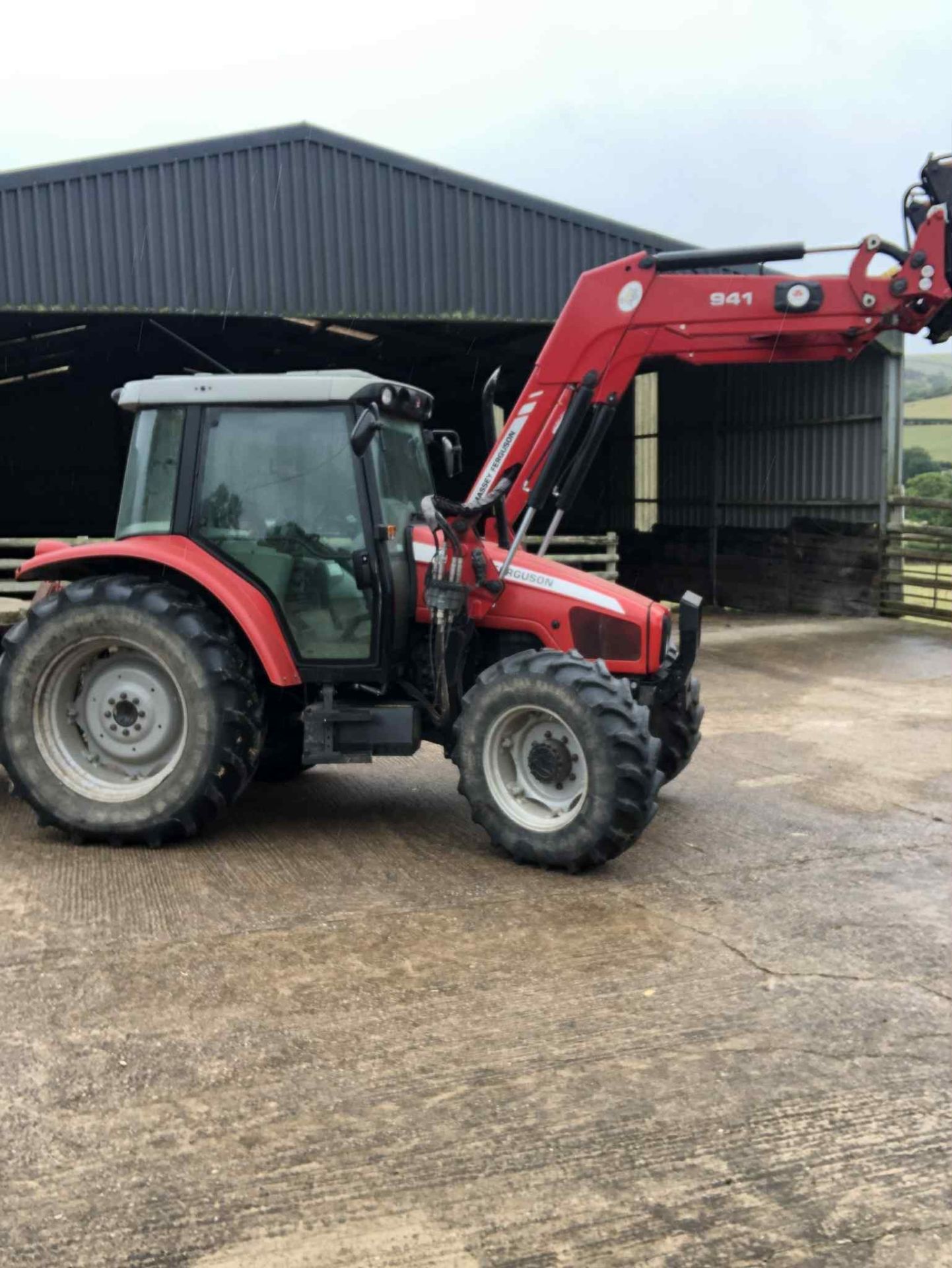 2005 MASSEY FERGUSON 5455 TRACTOR. WITH 941 LOADER. 12/12 GEARBOX.