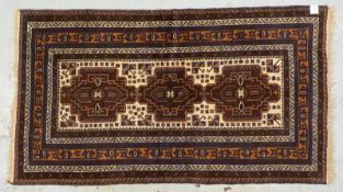 Belutsch, Flor in insgesamt guter Erhaltung; Ma&szlig;e 195 x 112 cm