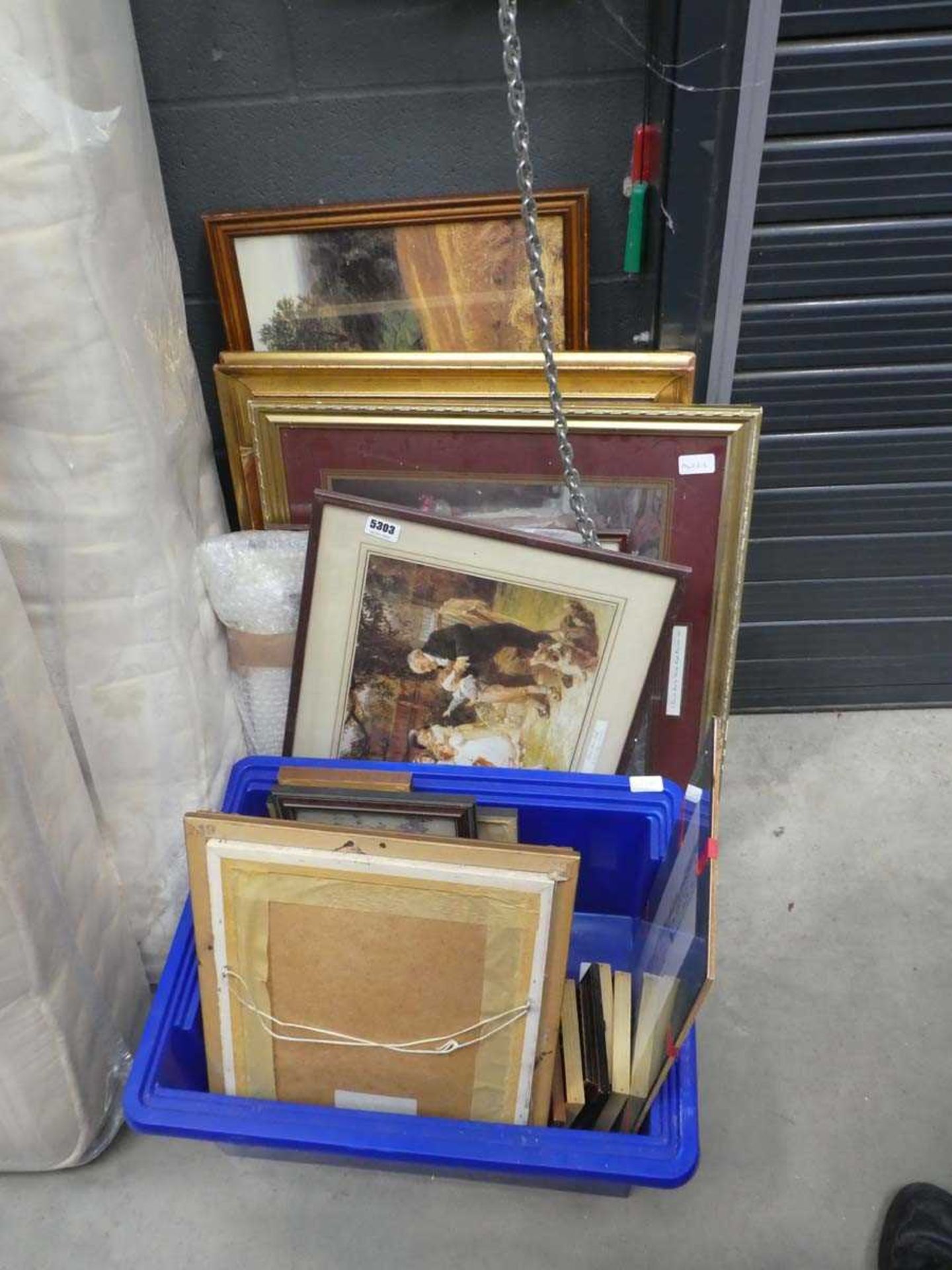 Large quantity of pictures