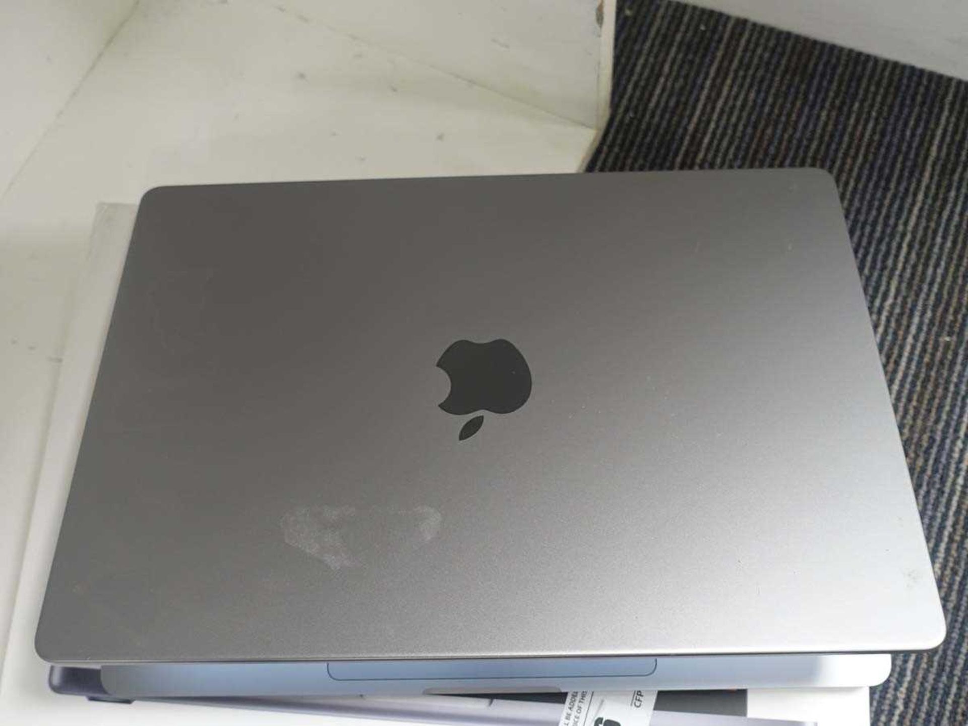 +VAT Apple MacBook Pro 14