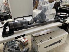 +VAT Samsung Jet 75E cordless stick vacuum cleaner with battery, charger, wall dock and