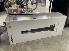 +VAT Samsung Bespoke Jet cordless stick vacuum cleaner with battery, stand and accessories, boxed