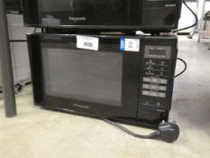 +VAT Unboxed Panasonic NN-E28JBM digital microwave oven in black