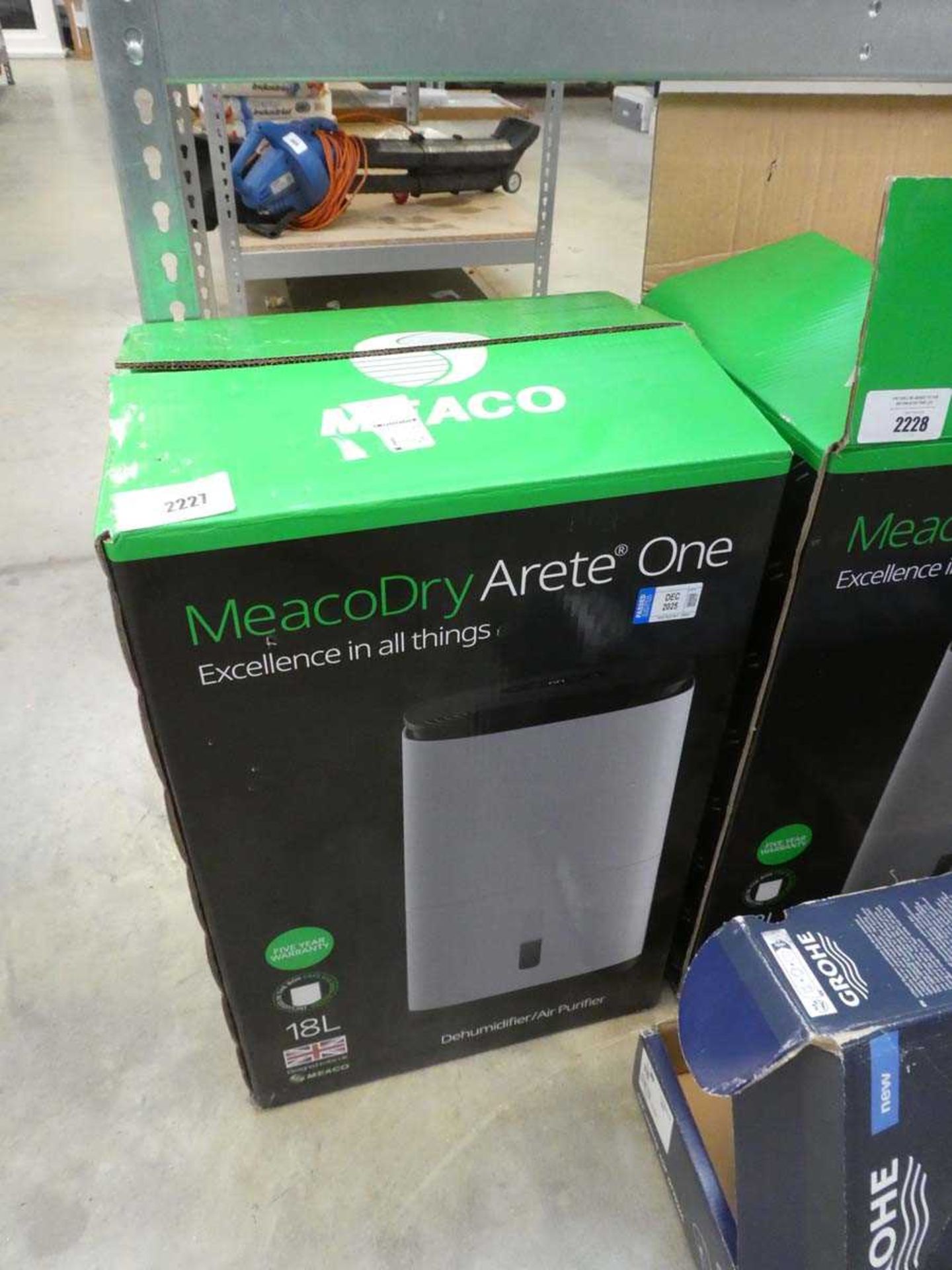 +VAT Meaco Arete One 18L electric dehumidifier/air purifier, boxed