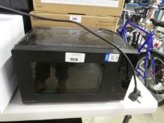 +VAT Panasonic microwave oven in black (NN-ST22QB)