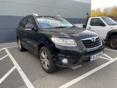 (DL10 KWA) 2010 Hyundai Santa Fe Premium CRDI Auto 5-door 7-seater estate in black, 2199cc diesel,