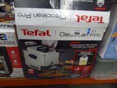 +VAT Tefal Olio clean pro fryer plus a Gourmia air fryer