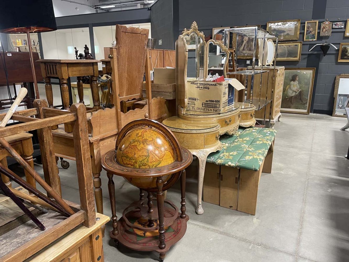 Saleroom 5 Weekly Furniture & Effects