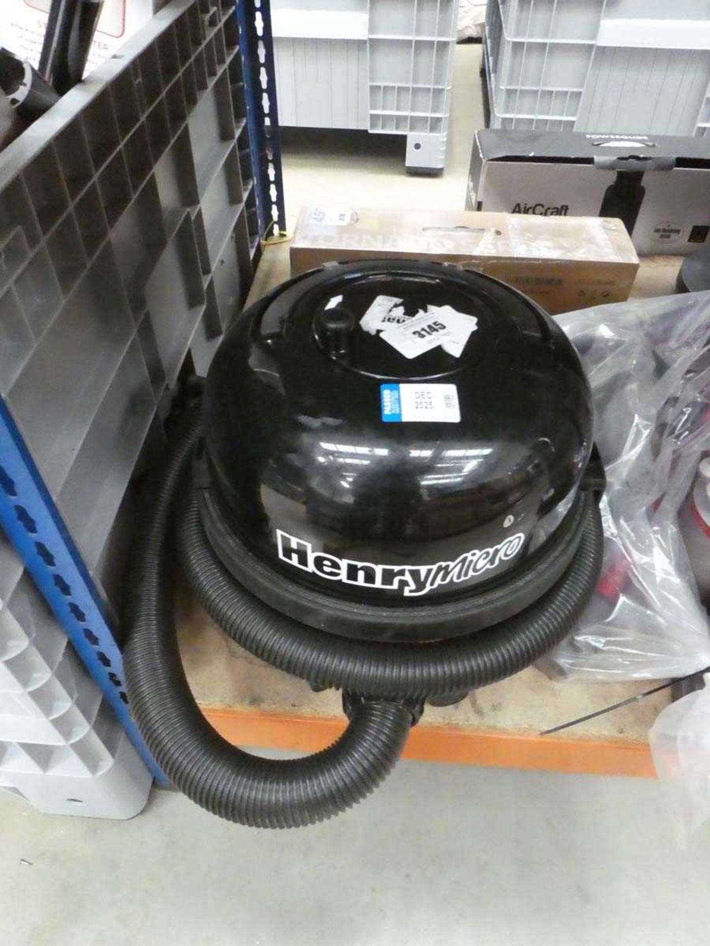 +VAT Henry micro vacuum cleaner with pole