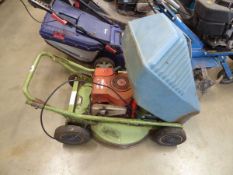 Vintage lawnmower with Briggs & Stratton engine
