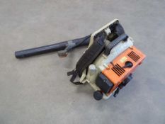 Stihl BR400 backpack leaf blower