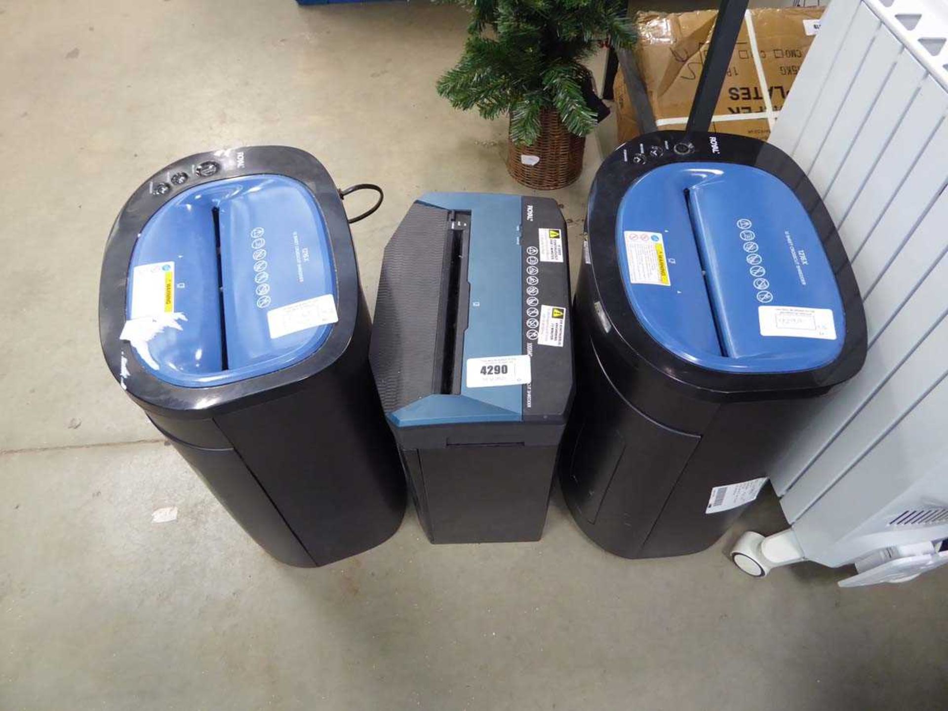 Vat Paper Machine +VAT 3 Royal paper shredders