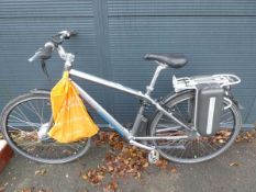 Giant hybrid town bike with charger