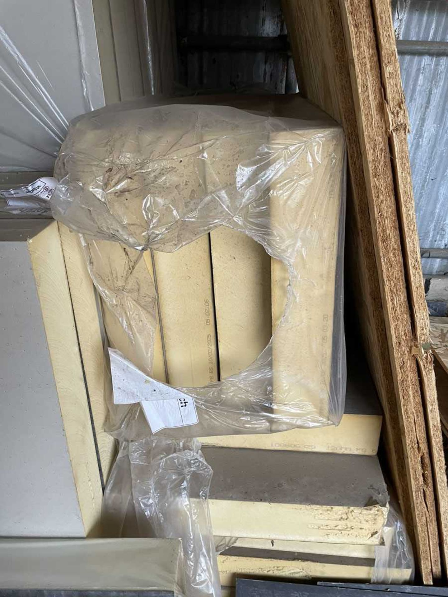 Edge Batts +VAT The remaining stocks of Celotex and similar insulation batts, in ...