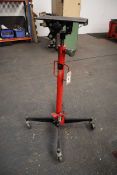 Hydraulic gearbox jack