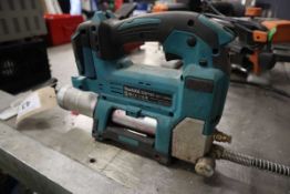 Makita DGP180 cordless grease gun